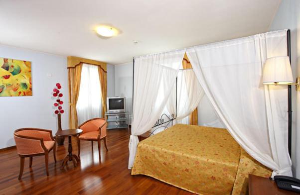 Hotel Gabarda Carpi Rom bilde